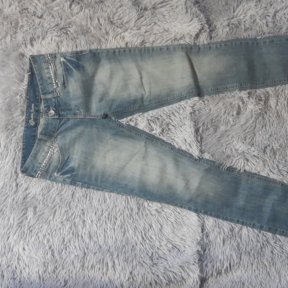 Guess Jean's sz 27 simple silver stud accents.